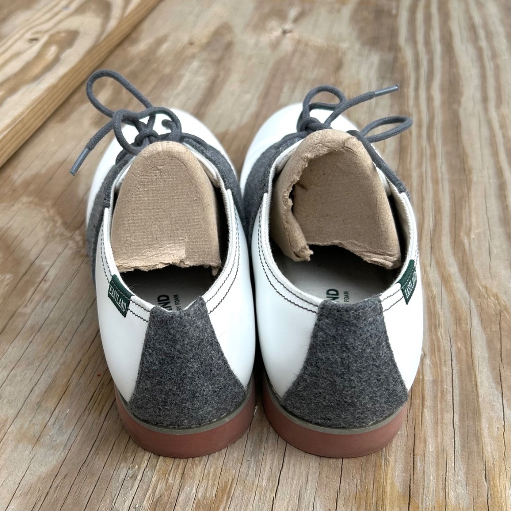 Pristine Eastland Sadie Saddle Shoes w Gray Flannel 9 - Picture 3 of 7